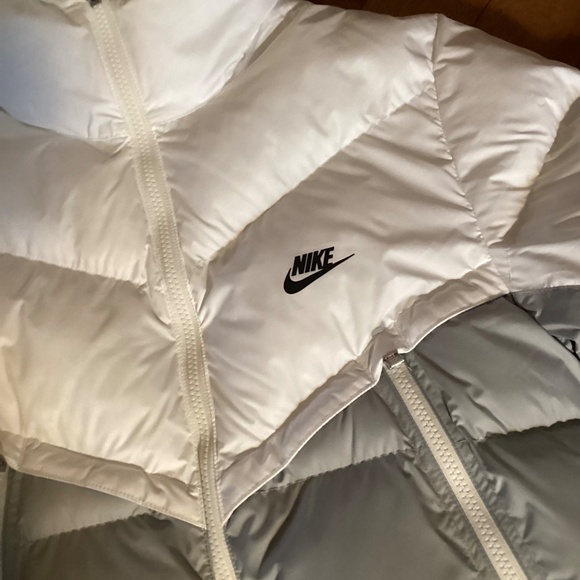 Nike Winter Jacket - Picture 4 of 5